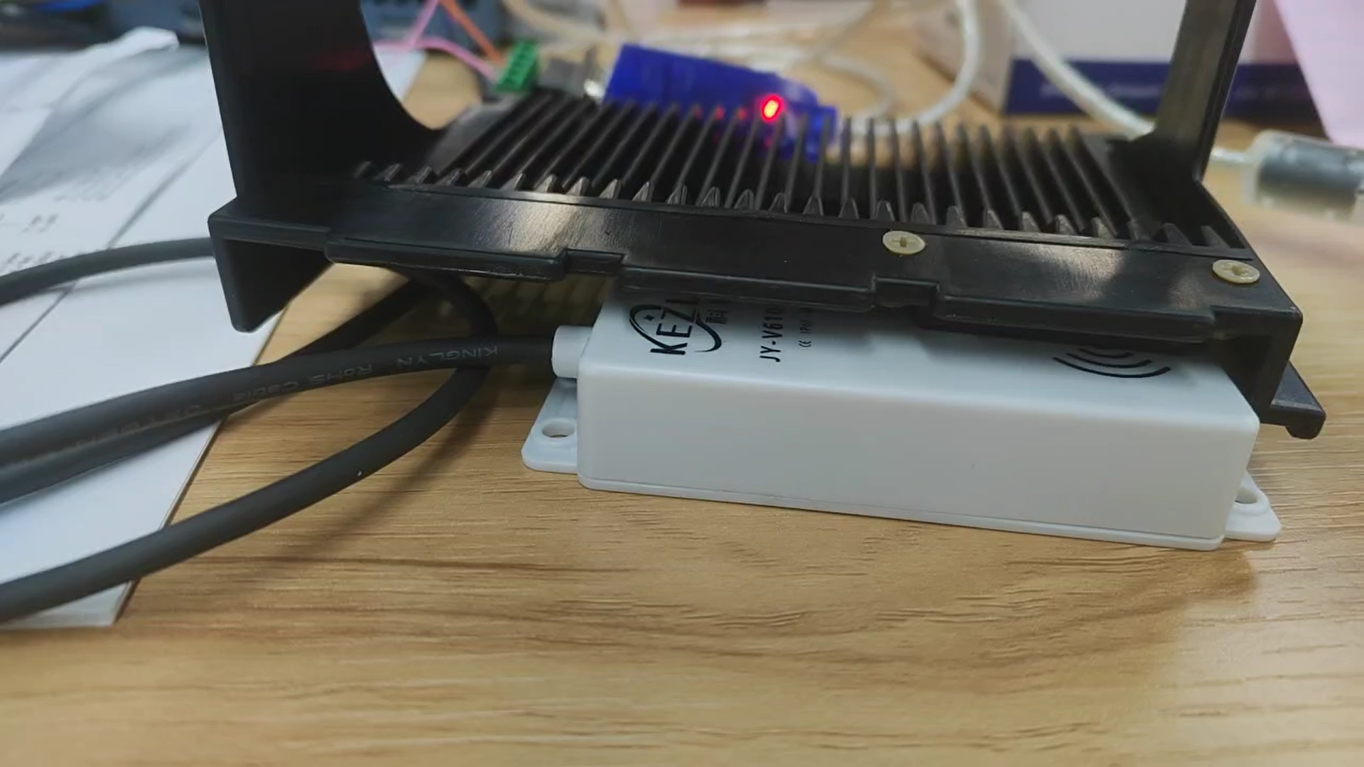 半导体RFID读写器JY-V610在半导体花篮运输上的使用.png 半导体RFID读写器JY-V610在半导体花篮运输上的使用.png