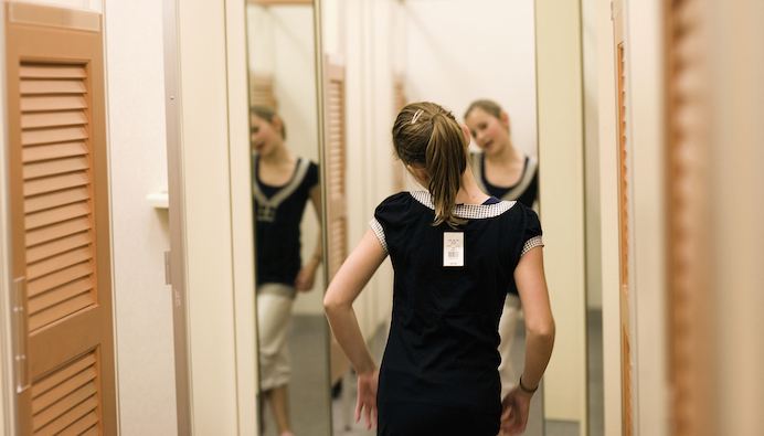 2017-08-25RFID在服装领域视觉营销中的应用 (1).jpg