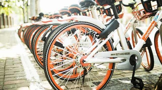 2017-10-17物联网驱动人类社会进入大数据时代 (2).jpg