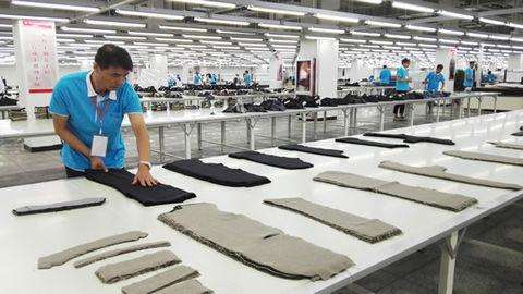 2017-11-25RFID服装行业管理解决方案 (1).jpg