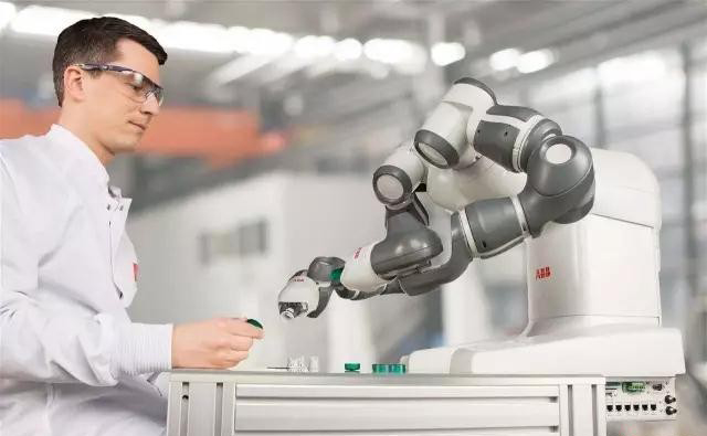 1517540955949347.jpg 2018-02-01时代的话题“智能制造” (2).jpg